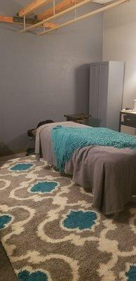 A relaxing room helps you relax during your massage!