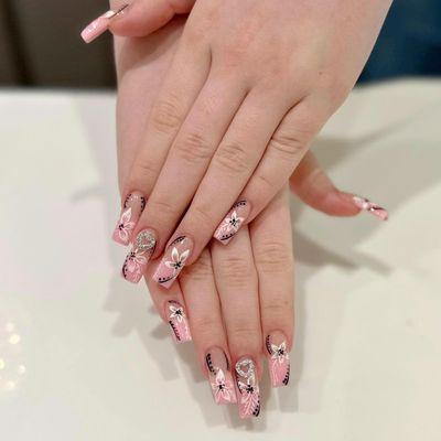 Lux Nails
