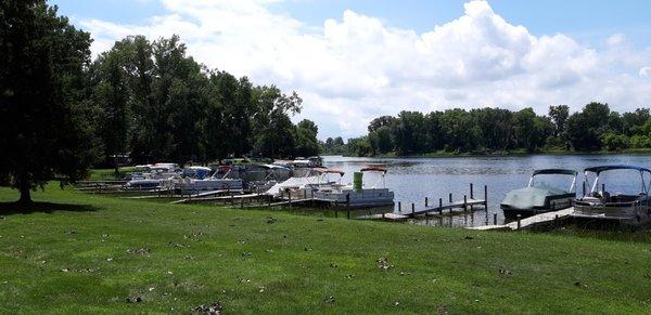 Pontoons seem popular here