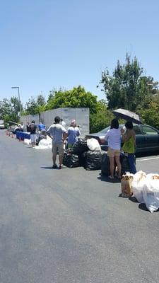 Extremely short line with fast and perfect customer service.....NOT