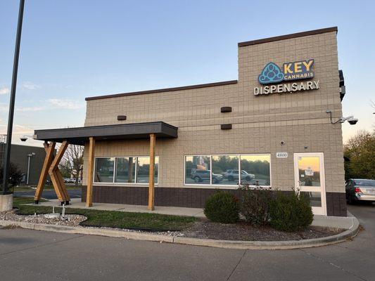 Key Cannabis Dispensary Cottleville Exterior