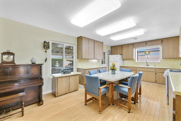 Staging personal furniture