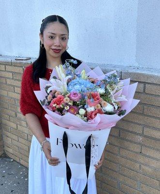 Modern wrapped bouquet