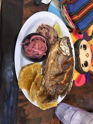 Whole fried fish diner