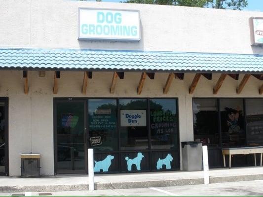 Deborah Brown's Doggie Den