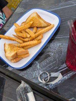 Kids grilled cheese with fries