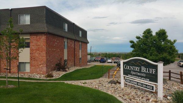 Country Bluff Apartments