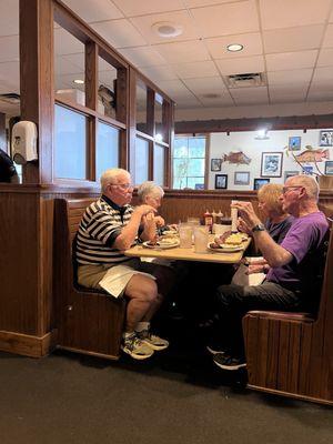 Oakwood Smokehouse & Grill