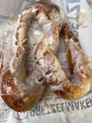 Cinnamon sugar Pretzel