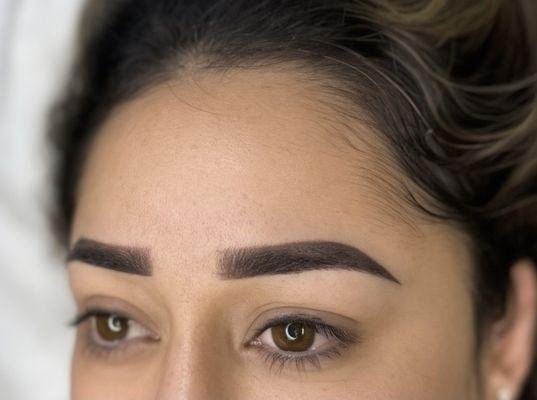 Cover up/ Ombre Brows