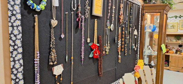 Fifth Avenue Thrift Shoppe