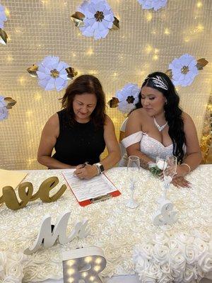 Mayra Pineda Notary Public