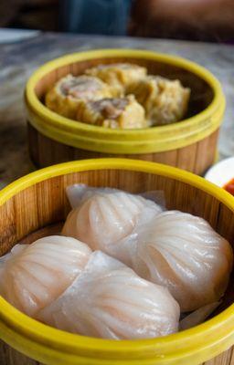 Front: Ha Gow (Shrimp Dumpling) 蝦餃 
Back: Pork Siu Mai 燒賣