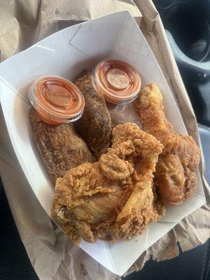 Manager special. 1 leg 1 thigh + 2 potato wedges