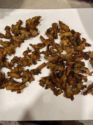 Pakoras ordered from Keemat Grocers for Iftar party.