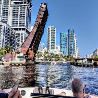 boat rental and tour with captain in Fort Lauderdale
