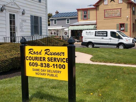 Road Runner Courier Service