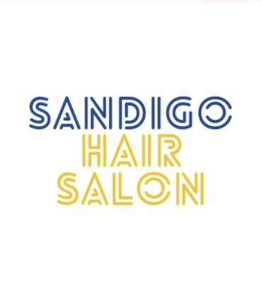 Specialist in hair extensions and balayage.