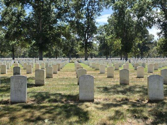 Long Island National Cemetery