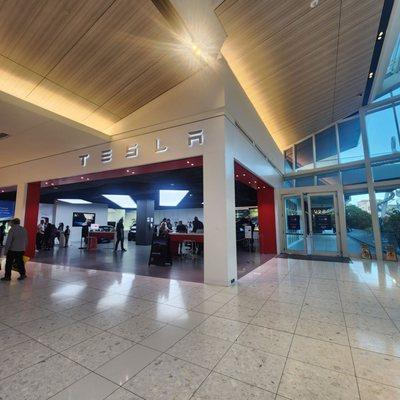Tesla Supercharging Aventura Mall