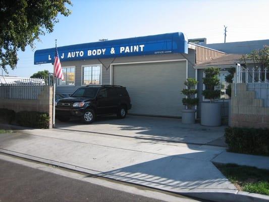 L & J Auto Body and Paint