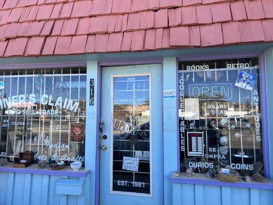 Shop's Outside (front view)