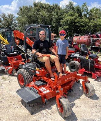 Crystal Tractor & Equipment - Hastings