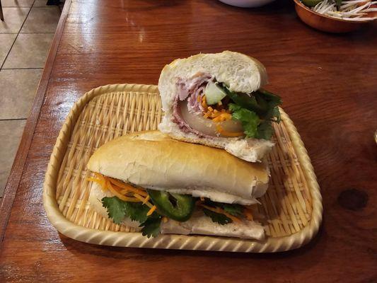 Special banh mi