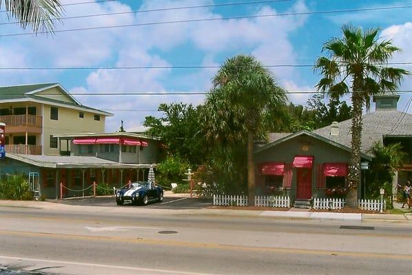 The Sea Star Motel in Indian Rocks Beach, FL is your destination for a relaxing beach vacation.