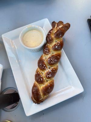SOFT PRETZEL
