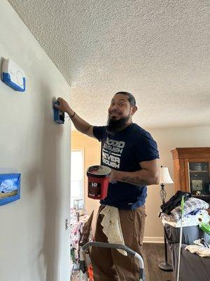 Mundos Flooring & Painting