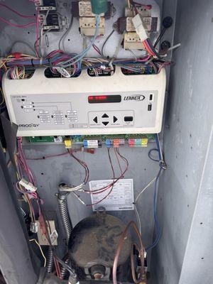 Roof top unit motherboard