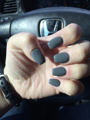 Lee Nails