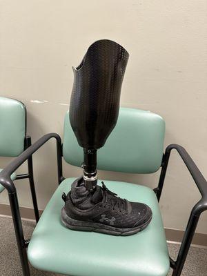Prosthetic leg