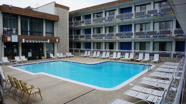 Windjammer Motor Inn