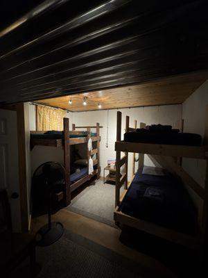 4 bunk room