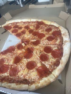 Pepperoni pineapple pizza