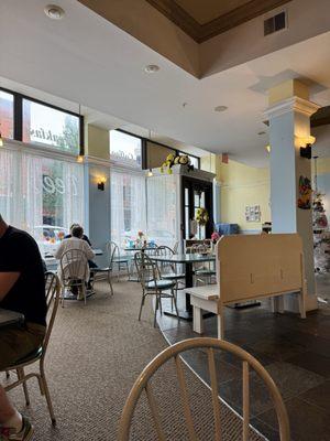 Bee's Cafe