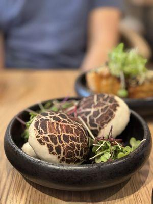 Shiitake Bao (filled with shiitake mushrooms & carrots)