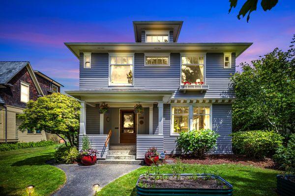 New Listing 6-13 Blending old-world charm with modern updates on this desirable craftsman on Rucker in Everett. You will love this one!
