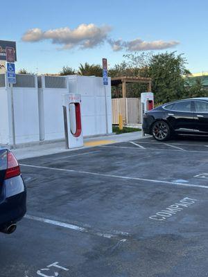 2 chargers on the other side