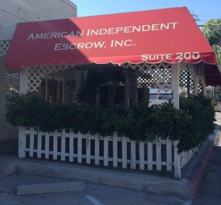 Your INDEPENDENT Escrow Company