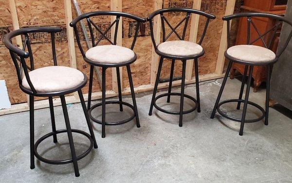 Clara's new and reused shop