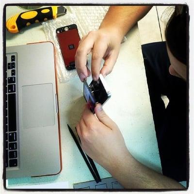 iPhone 5s screen replacement service