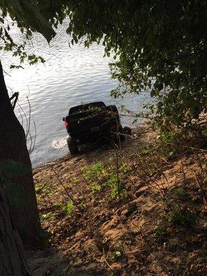 Peffley and Hinshaw Wrecker Service | (812) 232-5444 | Terra Haute, IN | Towing | Roadside Assistance