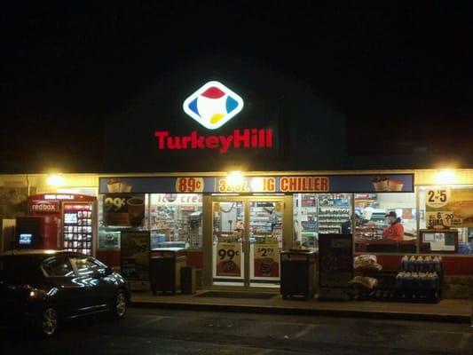 #turkeyhill is where it's at in #birdsboro #Pennsylvania $3.89 for regular tonight - by bechego