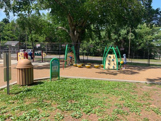 They've added a fence around the whole park now