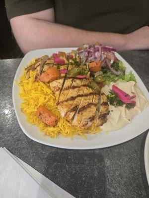 Grilled chicken bowl w/ hummus + yellow rice