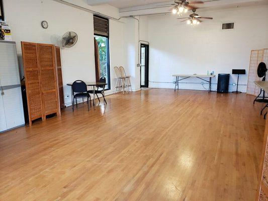Lower Midkiff gym classroom for small group meeting and classroom for learning lesssons.