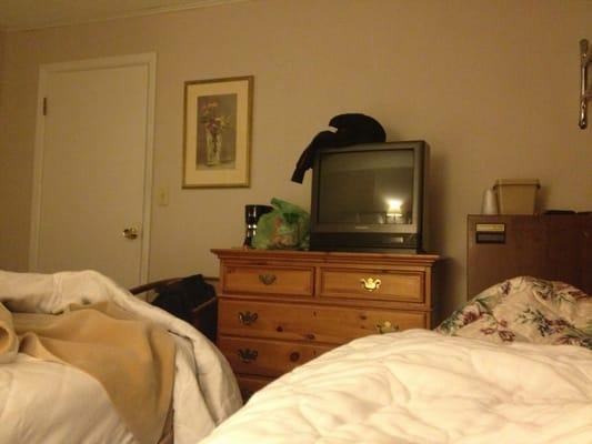 Tv is not the newest but for $100 a night midweek jan not bad walking distance from great restaurants.
